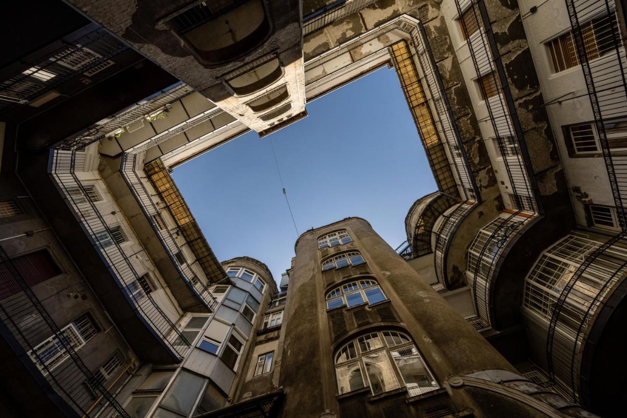 Skyline Serenity Retreat @Vaci Most Famous Street Budapest Exteriör bild